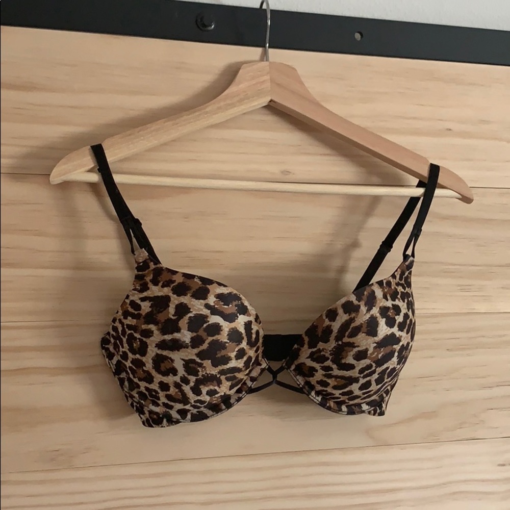 Victoria’s Secret - Extreme push up bra. Size: 34C